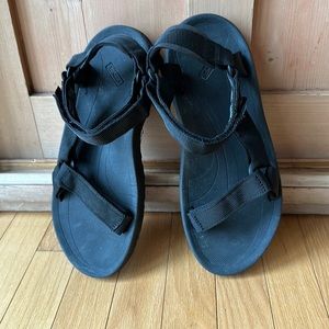 Teva Torin Men’s Size 9 Black Trail Hiking Water Sandals Velcro Straps VGUC
